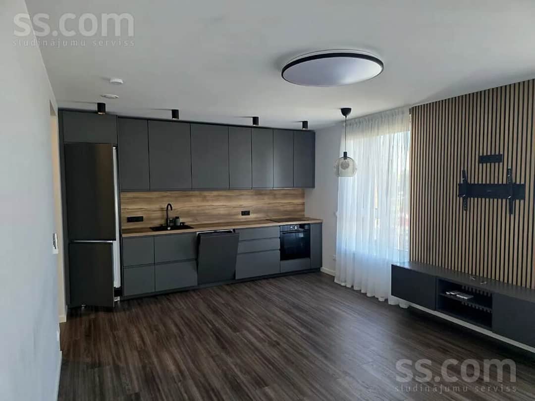 4 istabu dzīvoklis — Spilvas 1