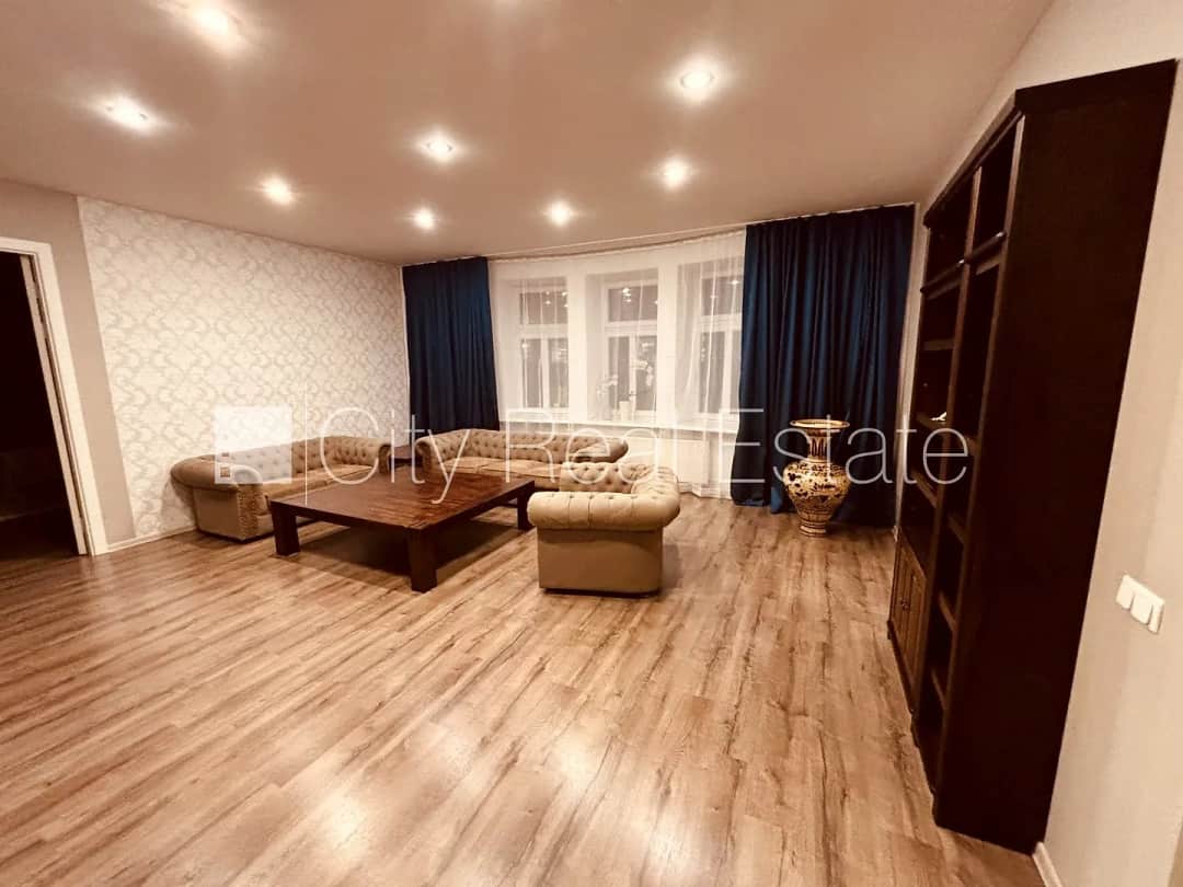 4-ist. Dzīvoklis, 145.00㎡ - Rīga, Centrs