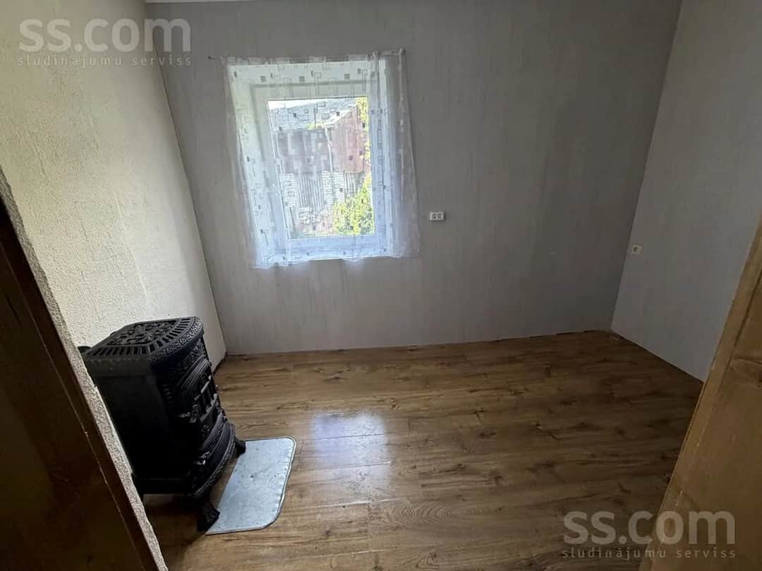 Divistabu dzīvoklis — 1 maija iela 11