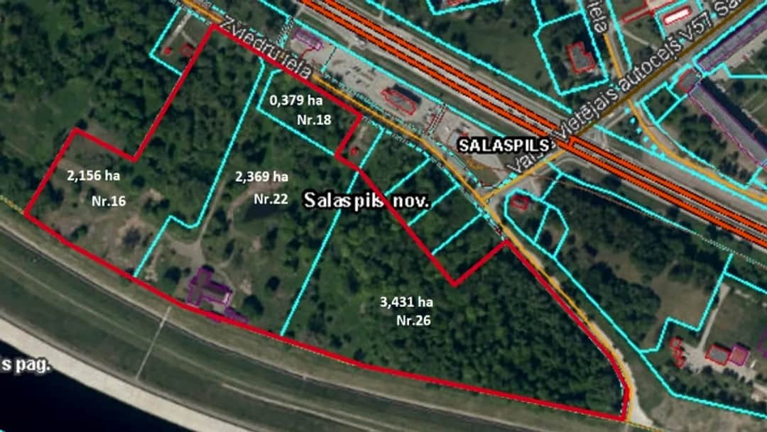 Pārdod 8.3 ha zemi Salaspilī ar trīsstāvu privātmāju. Zeme ir sadalīta 4 zemes gabalos: -