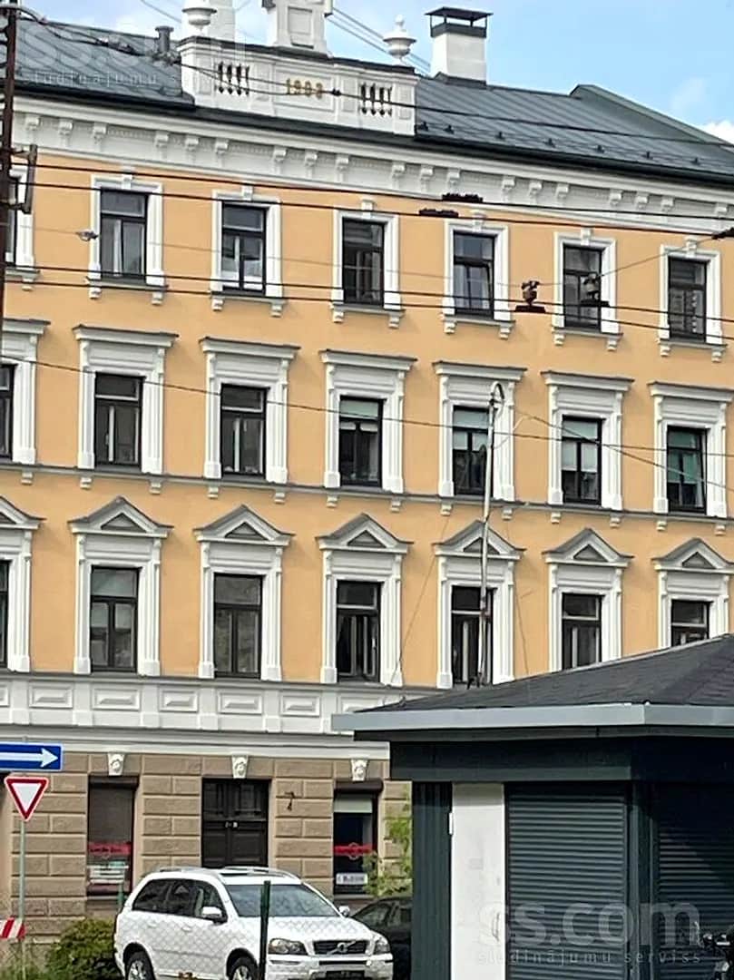 Divistabu dzīvoklis — Sadovņikova 13