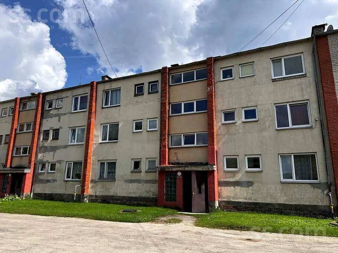 Trīsistabu dzīvoklis — Skolas 10