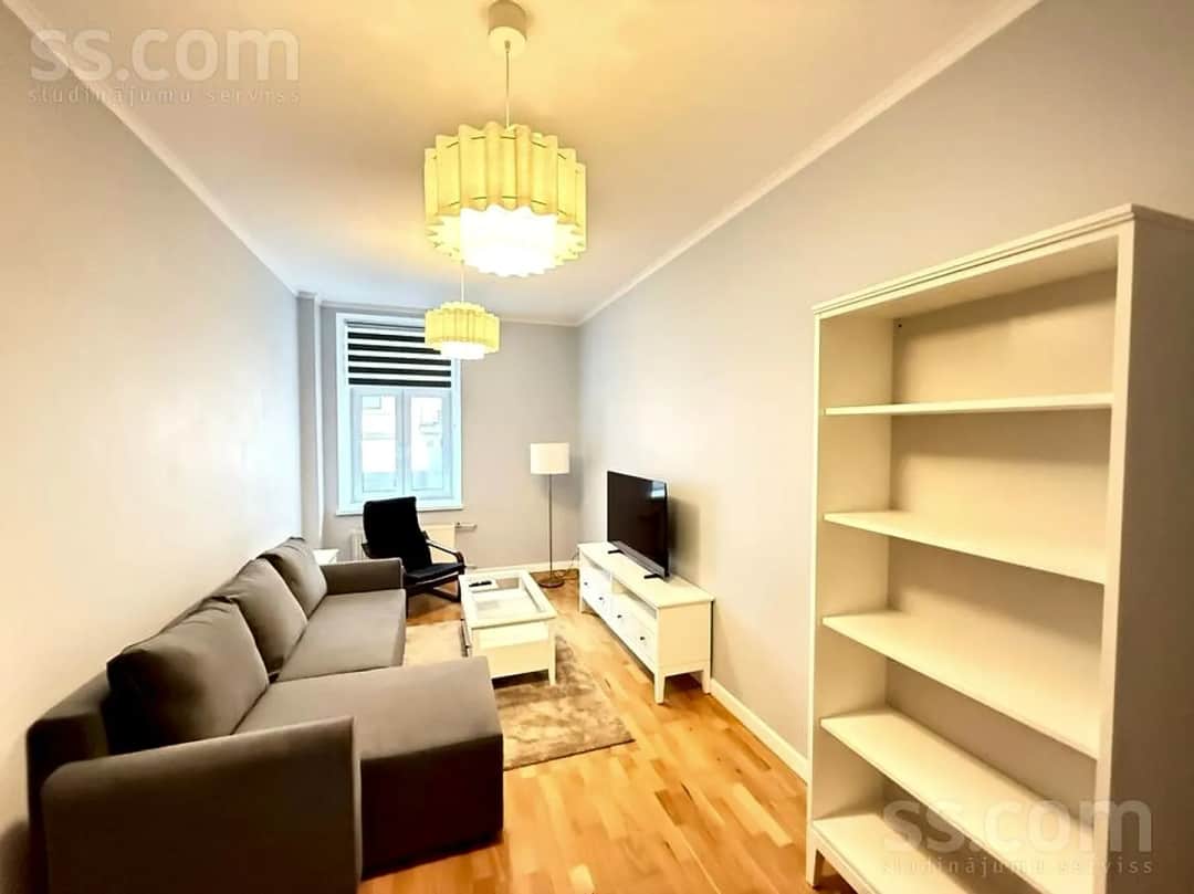 4 istabu dzīvoklis — Čaka 44