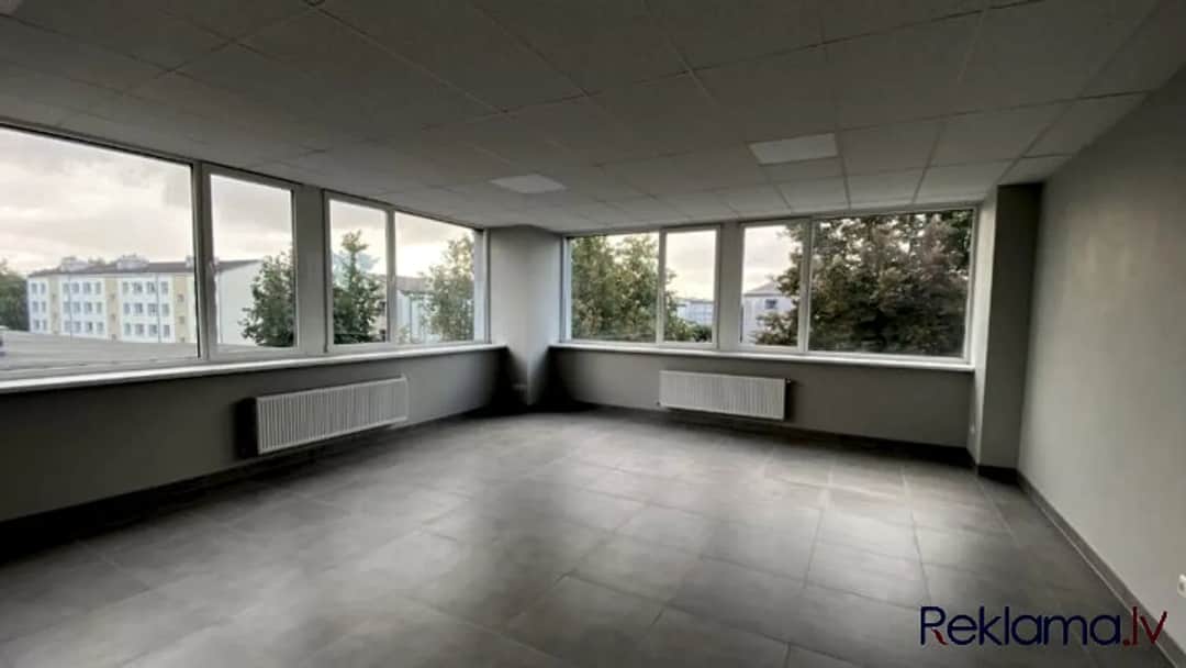 Jelgavas mašīnbūves rūpnīcā, Barona ielā 40 piedāvājam nomāt kvalitatīvas biroja telpas
