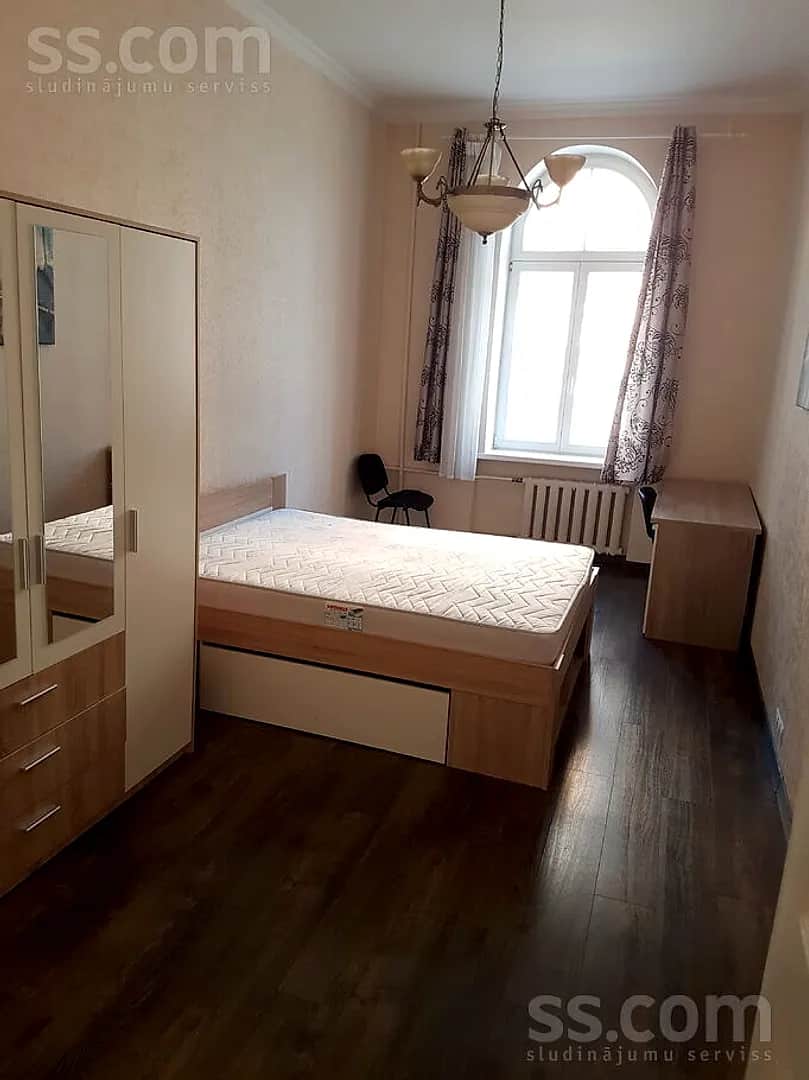 4 istabu dzīvoklis — Brīvības 110