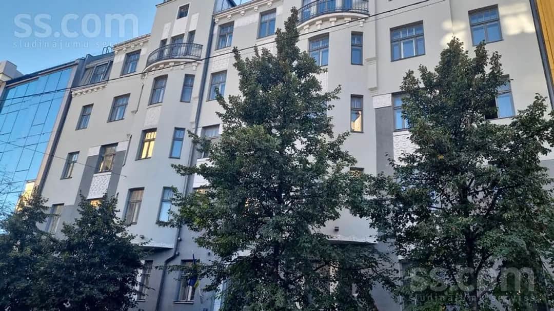 5 istabu dzīvoklis — Stabu 16