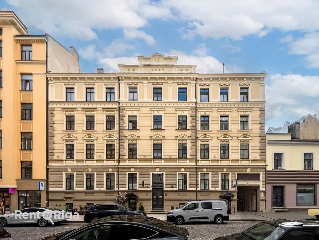 Blaumaņa 14, Centrs