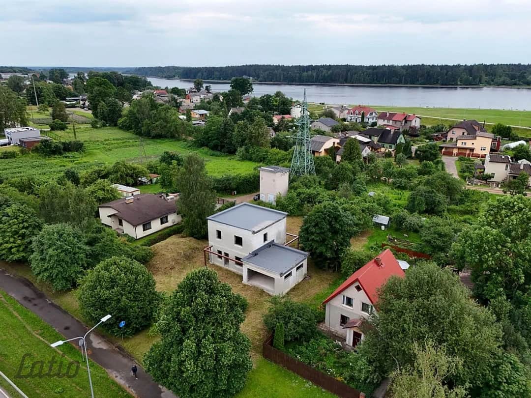 Pārdod jaunbūvi Ogrē kvalitatīvi būvēta māja lieliskā vietā
Tiek pārdota jauna,