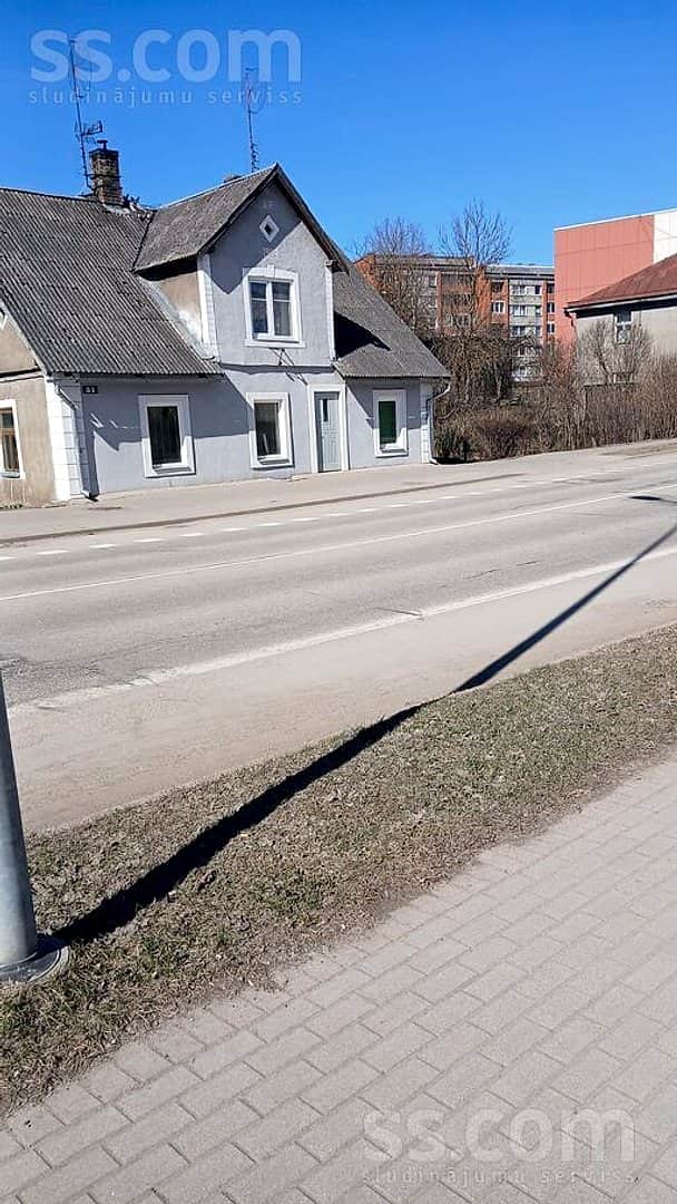 Trīsistabu dzīvoklis — Saules iela 31