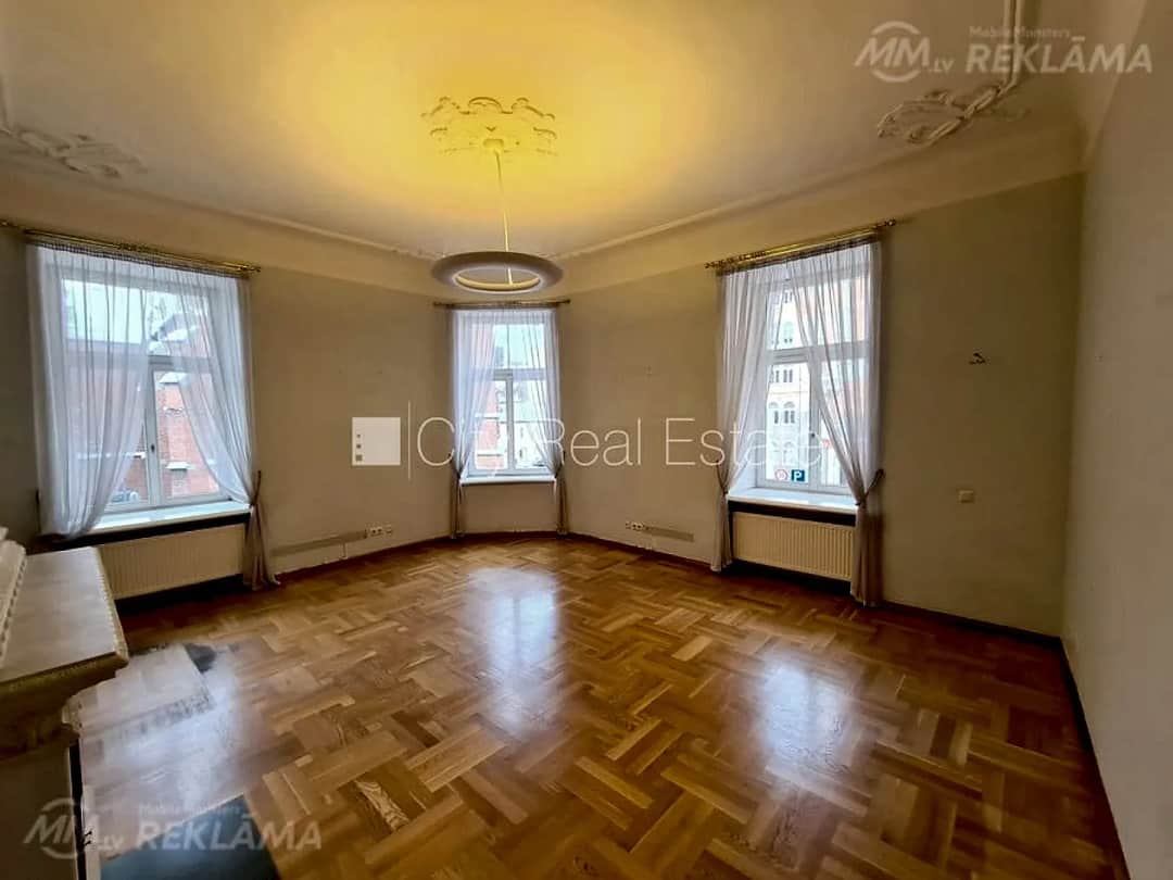 Dzīvoklis Rīgā, Centrā, 130 м², 4 ist., 2 stāvs