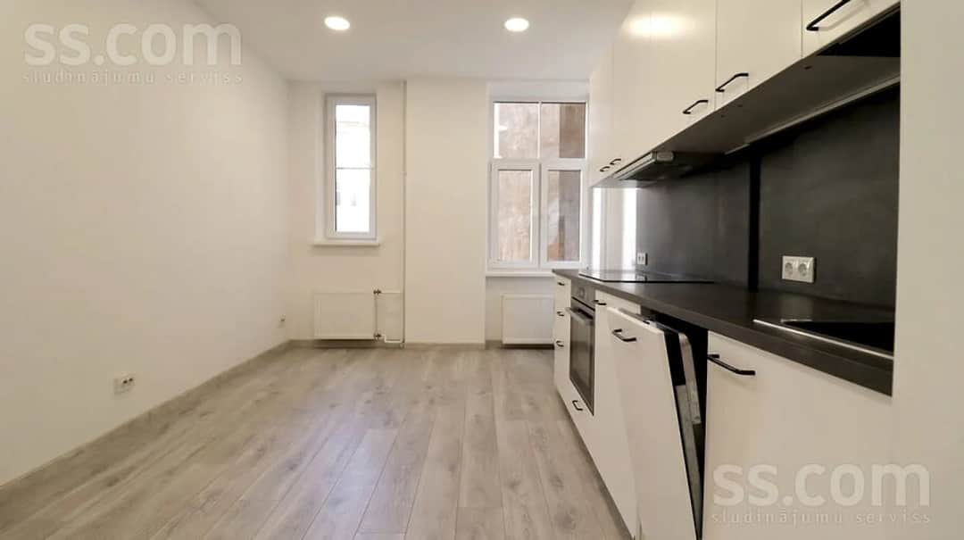 Trīsistabu dzīvoklis — Čaka 64