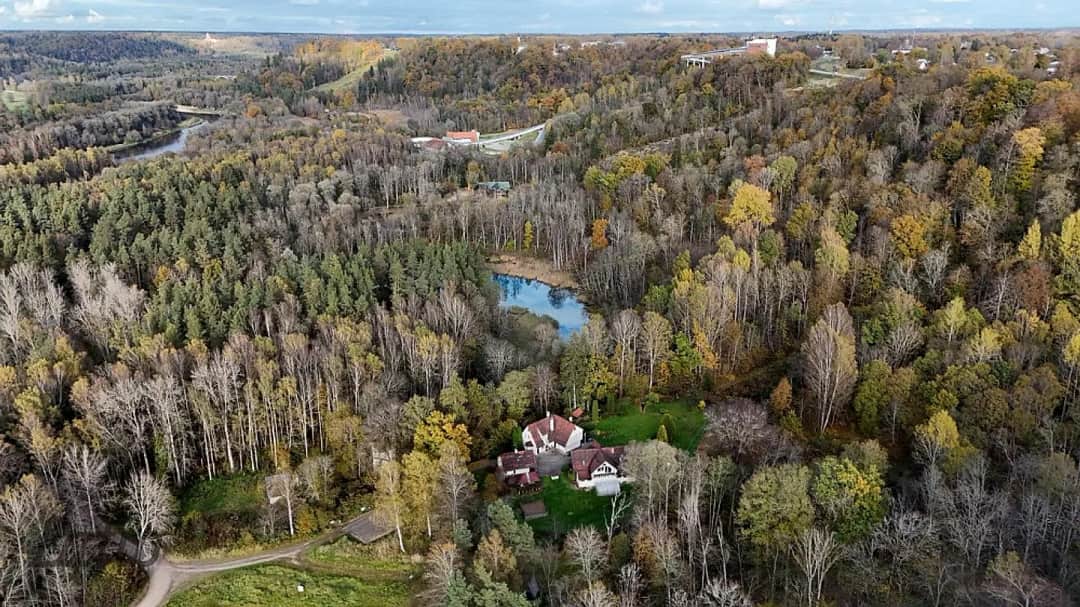 Ekskluzīvs īpašums Siguldas sirdī Paceplīši
Pārdošanā īpašs īpašums vienā no