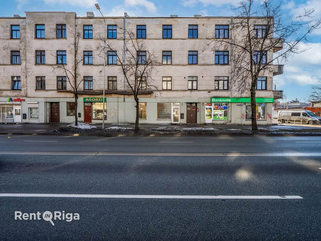 Pērnavas 55, Centrs