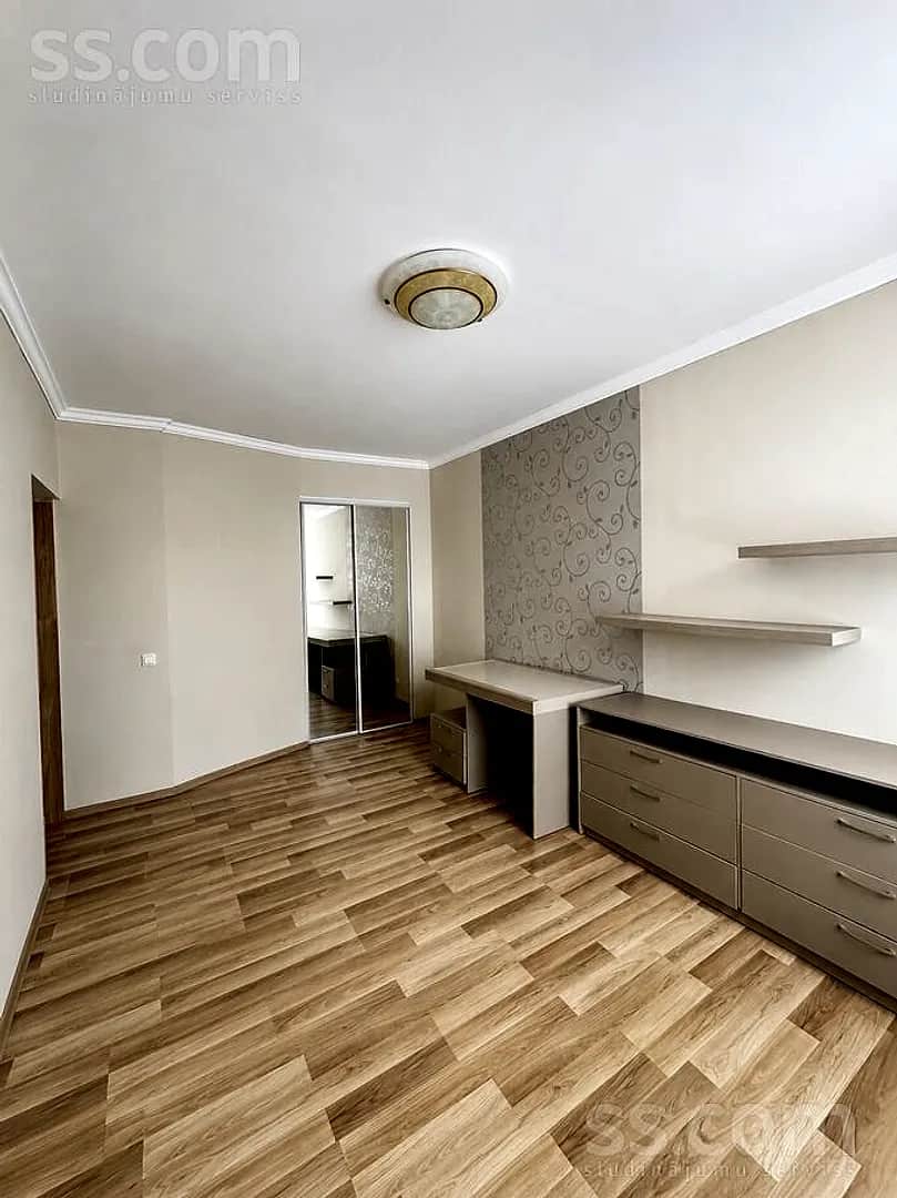 Vienistabas dzīvoklis — Kazarmu 2a