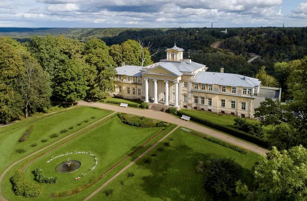 30-ist. Telpas, 10000㎡ - Siguldas novads, Sigulda