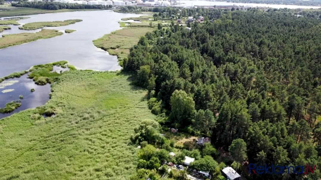 Pārdošanā zeme 1.līnijā pie ūdens. 5510 m2 liels zemes gabals Mangaļsalā, robežojas ar — bilde 4