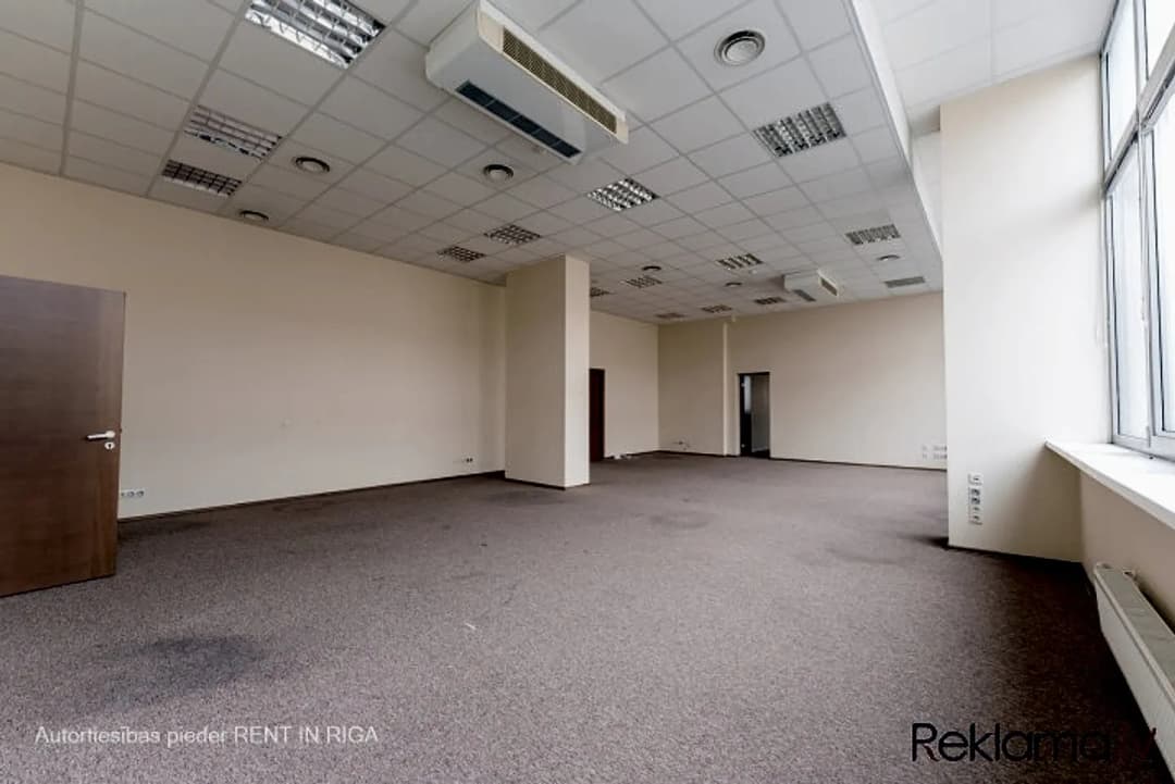 Biroja telpas kravu ostas terminālā "Port Magnat" 2. stāvā, ir lifts. Birojs izvietots kravu — bilde 3