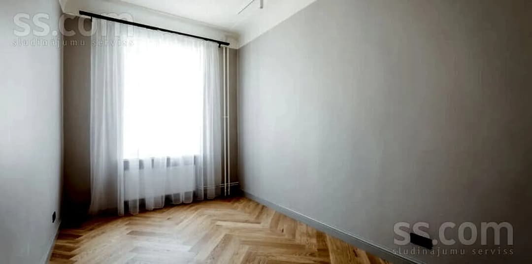 Divistabu dzīvoklis — Barona 124