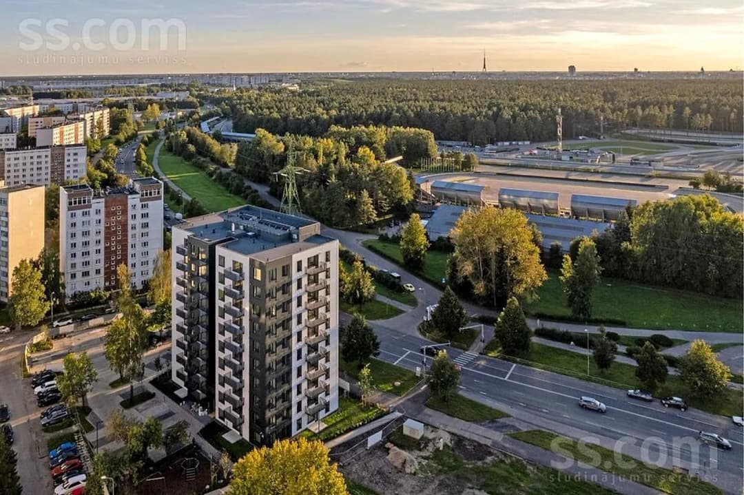 4 istabu dzīvoklis — Eizenšteina 47a — bilde 2