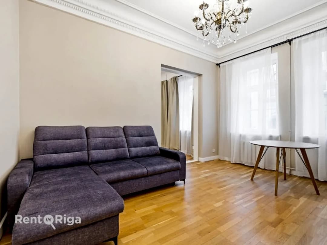 Izīrē gaišu 2 istabu dzīvokli pašā Rīgas centrā! Ienākot dzīvoklī, jūs sagaida neliels — bilde 3