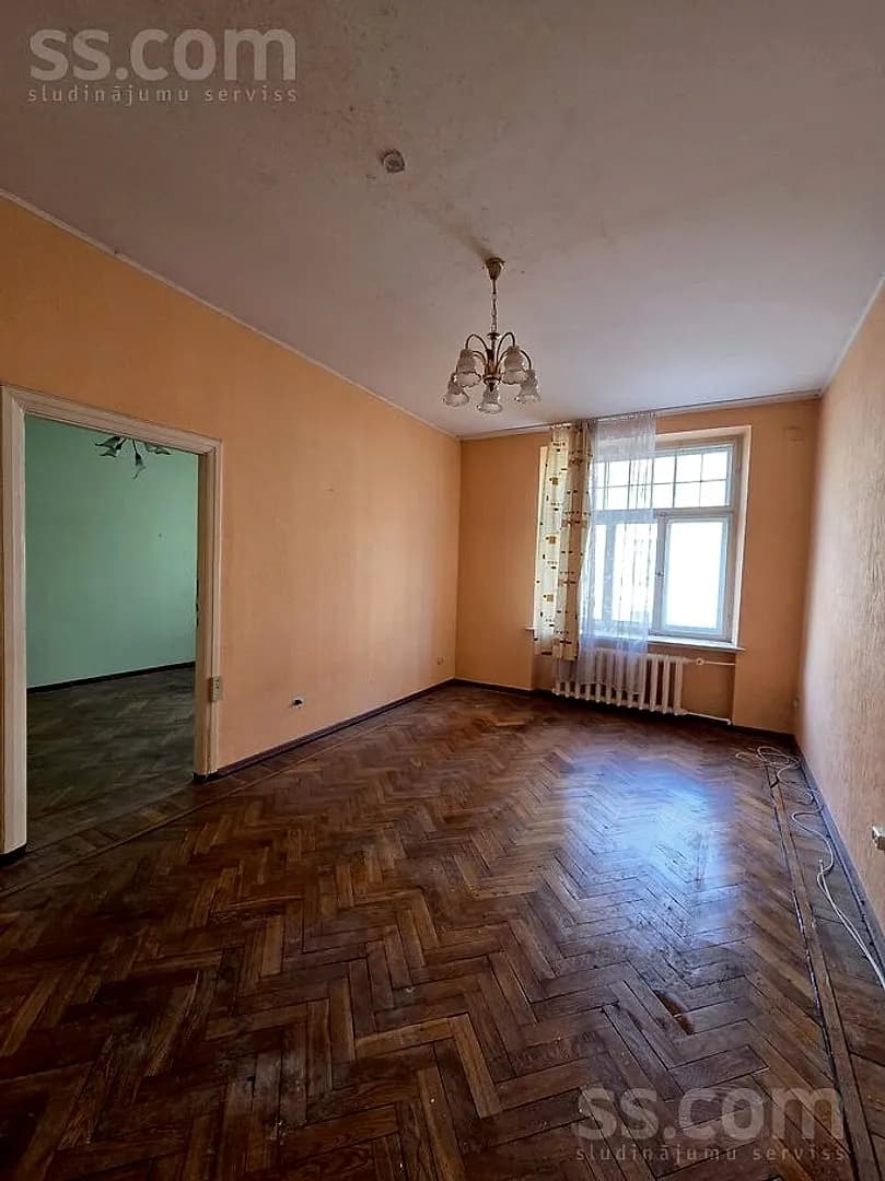 Trīsistabu dzīvoklis — Brīvības 150