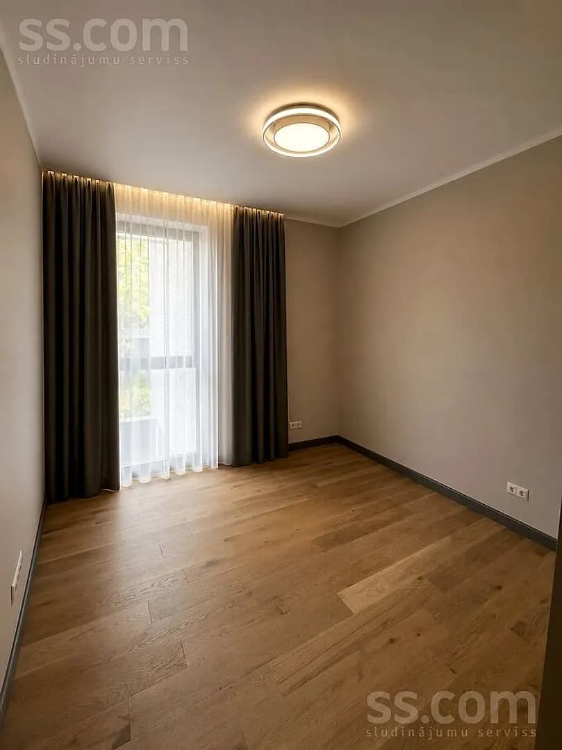 Trīsistabu dzīvoklis — Kaukāza 11 — vēl bildes