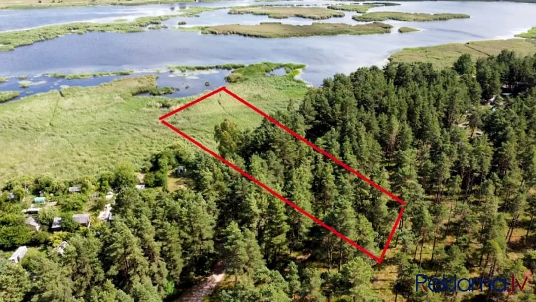 Pārdošanā zeme 1.līnijā pie ūdens. 5510 m2 liels zemes gabals Mangaļsalā, robežojas ar