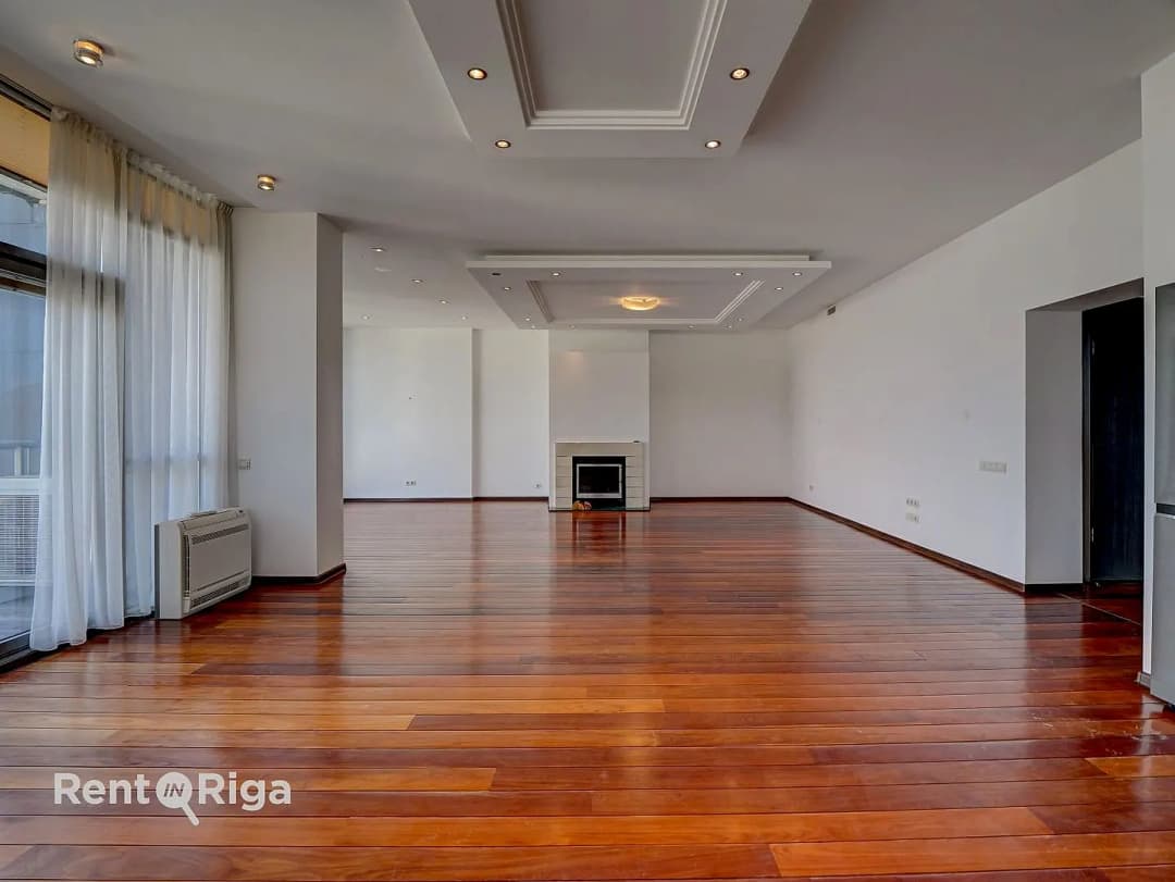 Pulkveža Brieža 21, Centrs — vēl bildes