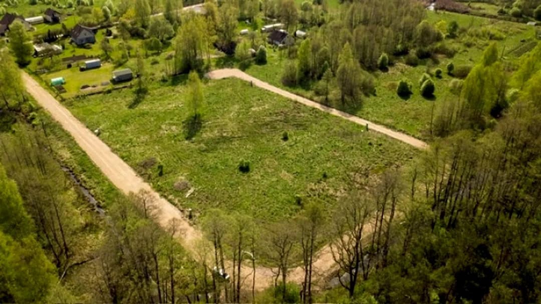 Zemes gabals Trīsciemā - savrupmāju apbūves teritorija (DzS1). Atļautie izmantošanas veidi: — bilde 3