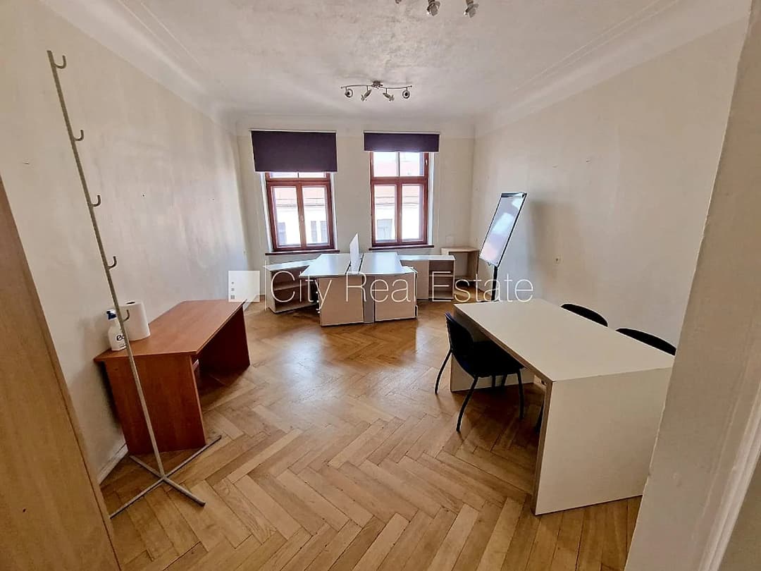 Fasādes māja, renovēta māja, viena kvadrātmetra apsaimniekošanas maksa mēnesī 1.95 EUR, — bilde 3