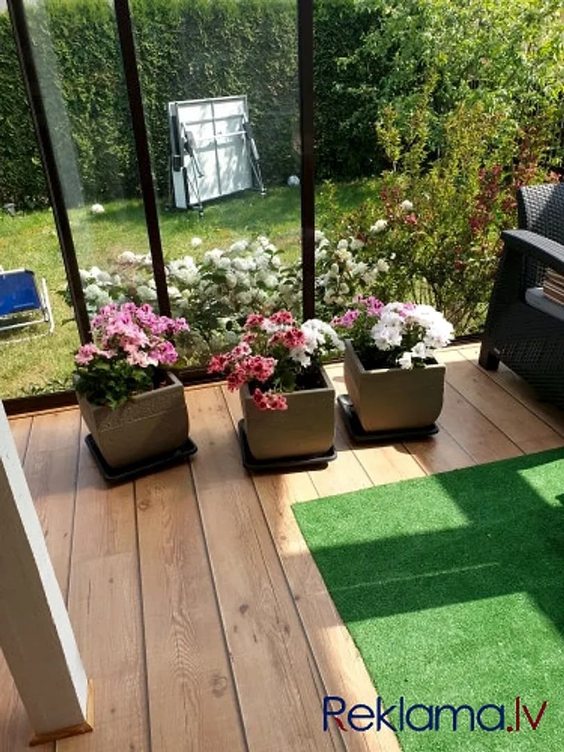 Tiek pārdota divstāvu māja ar platību 245 kv. m klusā rajonā Jūrmalā-Valteros. Blakus upe — bilde 4