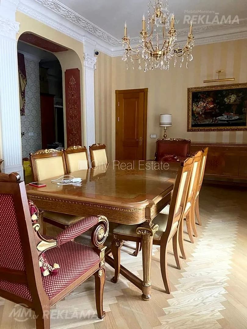 Dzīvoklis Rīgā, Centrā, 236 м², 5 ist., 3 stāvs