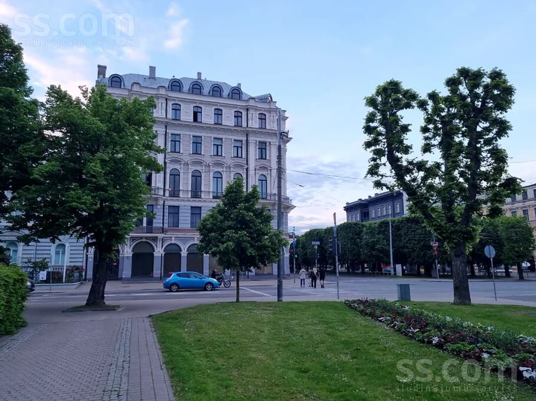 4 istabu dzīvoklis — Brīvības 19 — bilde 2