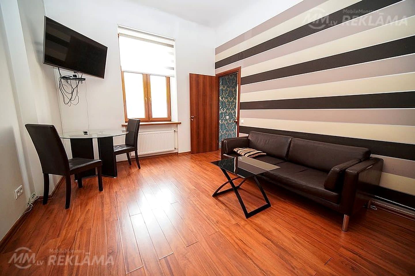 Izīrē 2 istabu 40 m2 dzīvokli centrā renovētā namā A.Čaka ielā 33A. — bilde 4