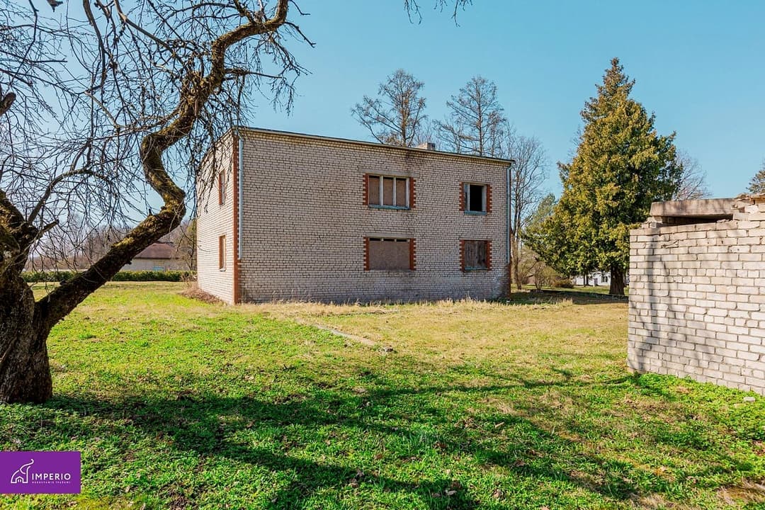 8-ist. Māja, 218㎡ - Rembates pagasts, Rembate