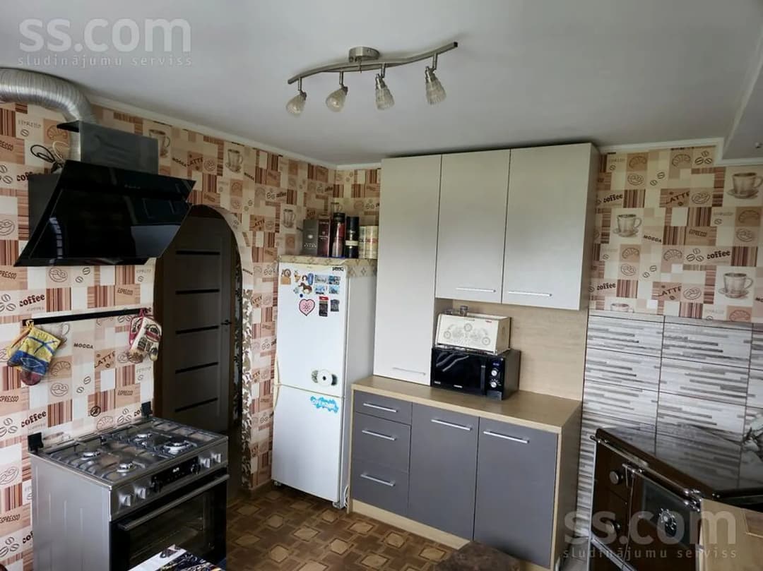 Trīsistabu dzīvoklis — Lejasstrazdi 26 — vēl bildes