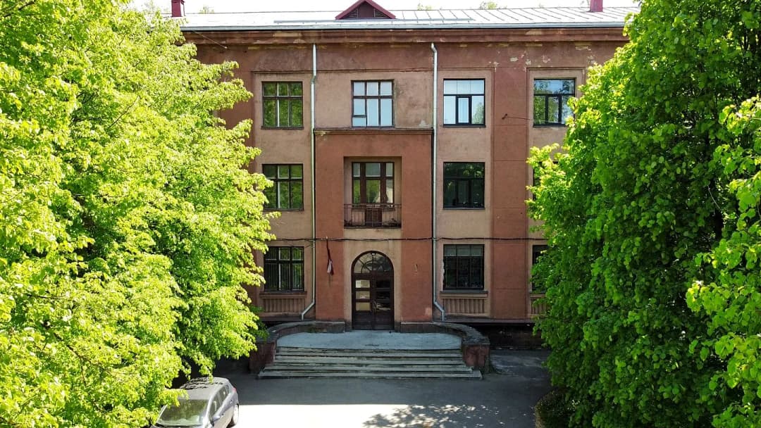 Ganību dambis 38, Sarkandaugava