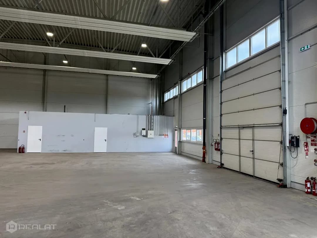 1-ist. Telpas, 700.00㎡ - Jelgava — vēl bildes