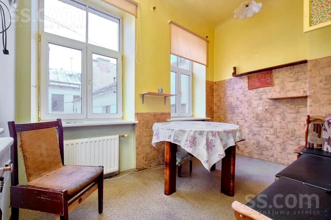 Divistabu dzīvoklis — Brīvības 138
