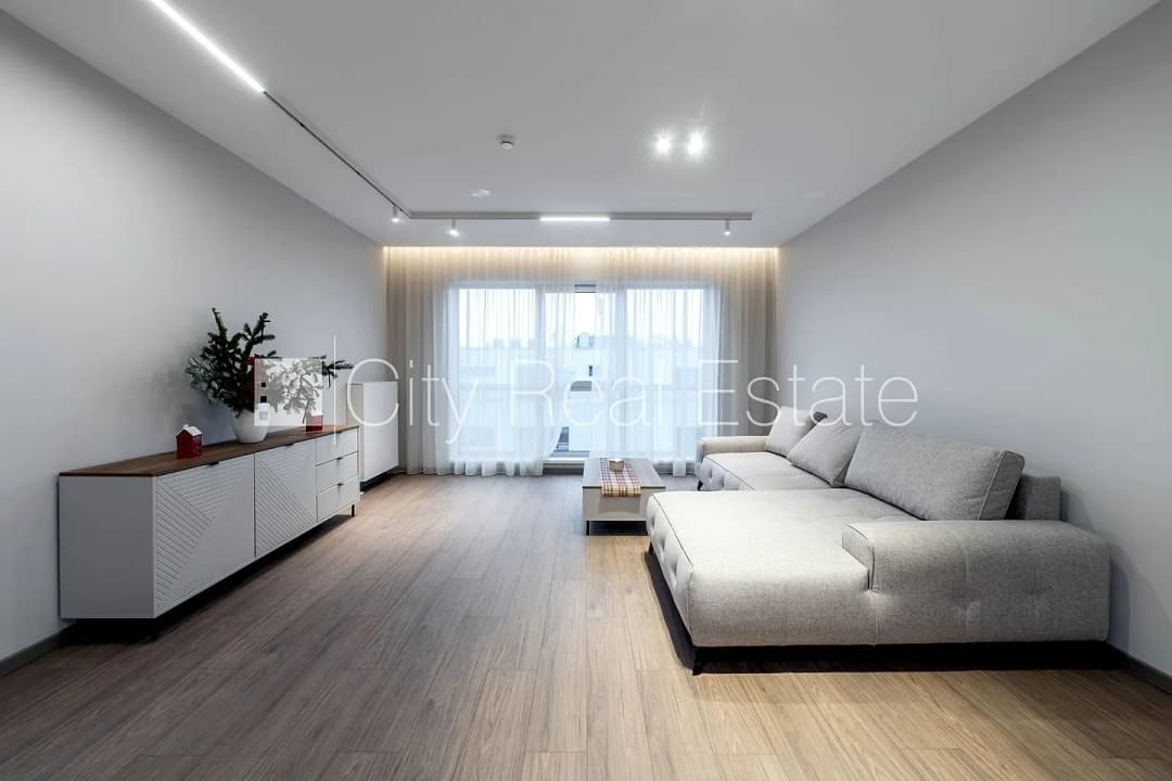 Lielirbes iela, Šampēteris