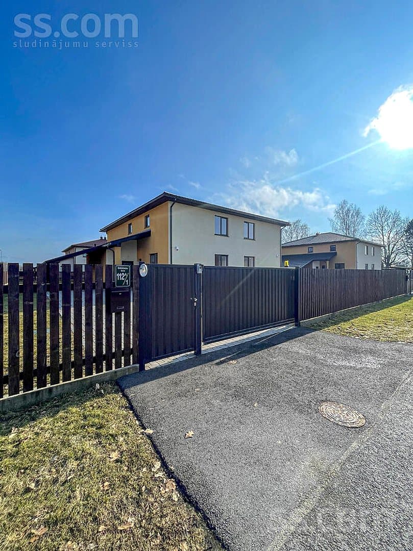 Māja — Brūkleņu iela 112b