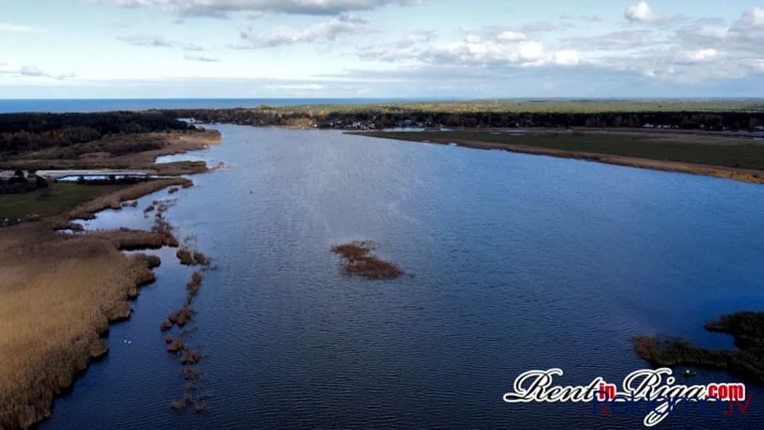 Pārdod zemi gleznainā vietā Mangaļsala mājas celtniecībai. Platība: 5510 m Paredzēts — vēl bildes