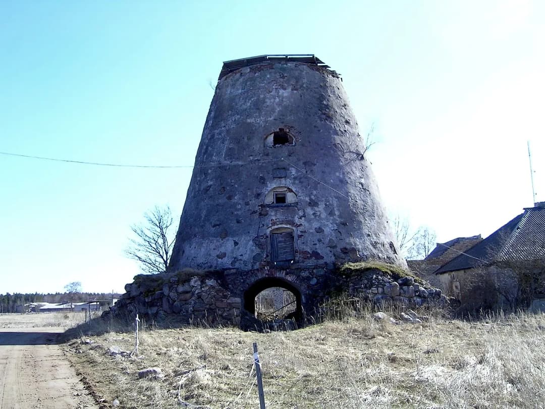 10-ist. Māja, 572㎡ - Dienvidkurzemes novads, Sakas pagasts