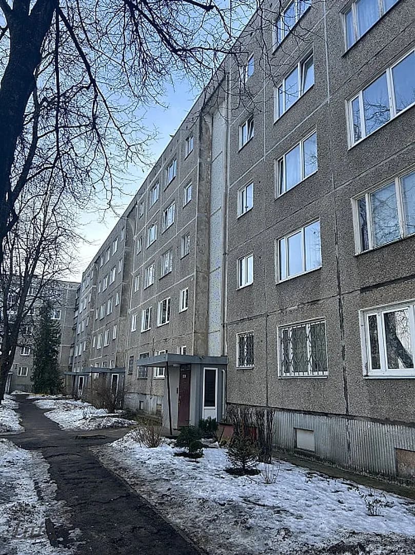 Pārdod remontējamu dzīvokli Iļģuciema centrā.
Vidējais stāvs, vidējā kāpņu telpa. — bilde 2