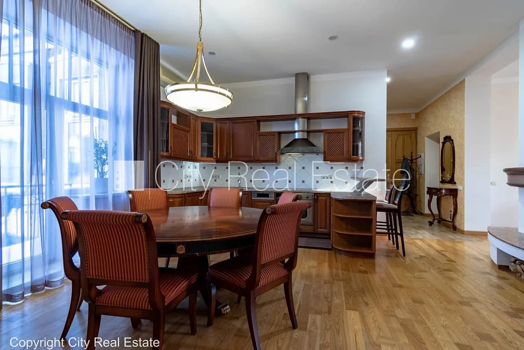 5-ist. Dzīvoklis, 169.00㎡ - Rīga, Centrs