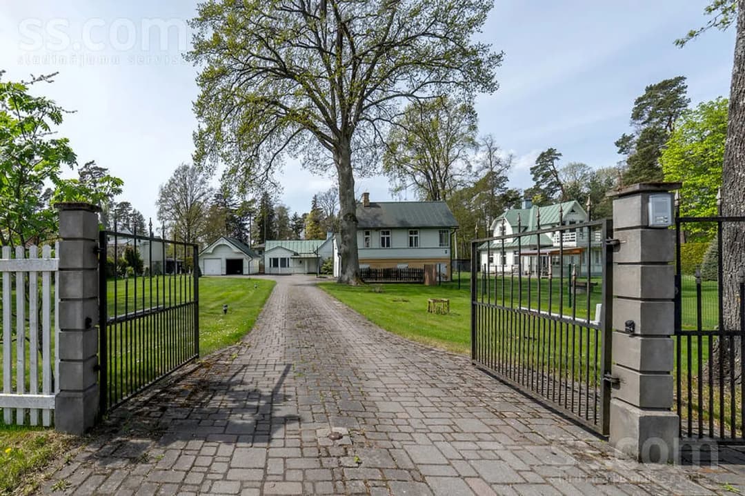 Māja — Strēlnieku 84