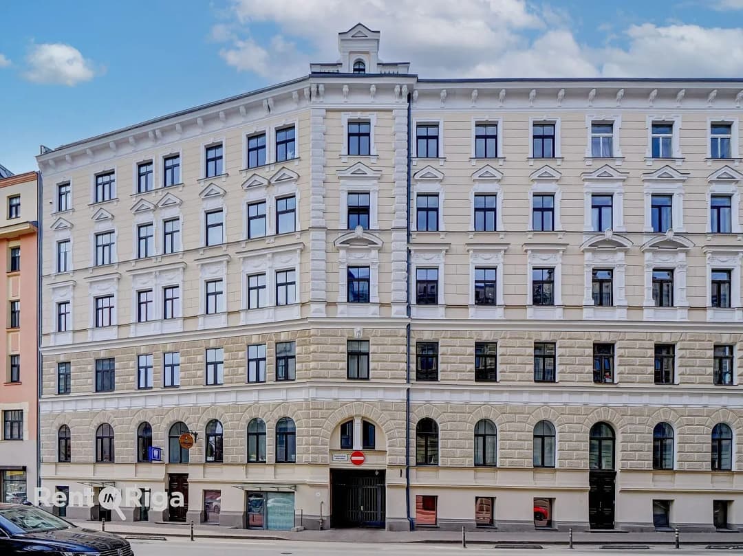 Lāčplēša 62, Centrs