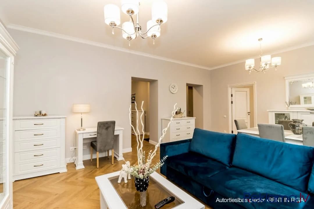 Piedāvājam īrēt ekskluzīvus četru istabu apartamentus Rīgas centrā, jaunā rekonstruētā — bilde 4