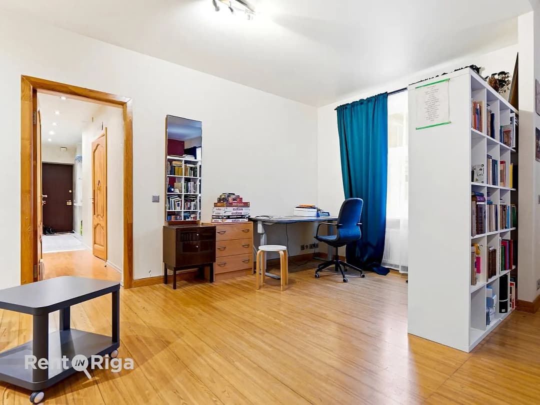 Dzirnavu 132, Centrs — vēl bildes