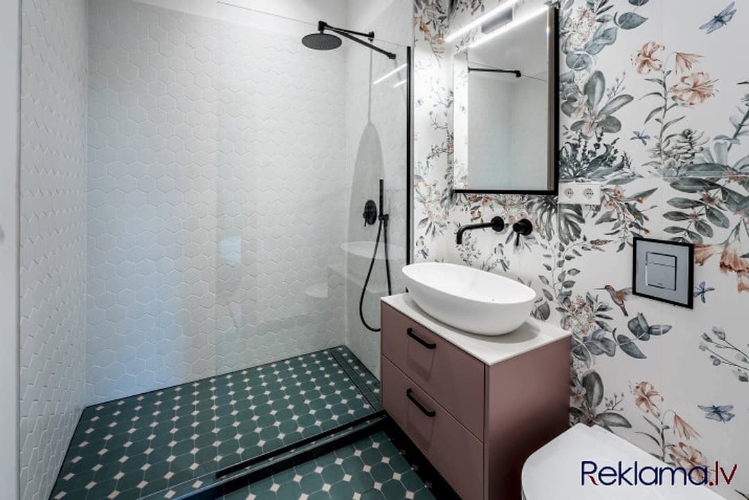 Pārdošanā eleganti renovēts dzīvoklis prestižajā Rīgas Klusajā centrā Piedāvājumā — bilde 2
